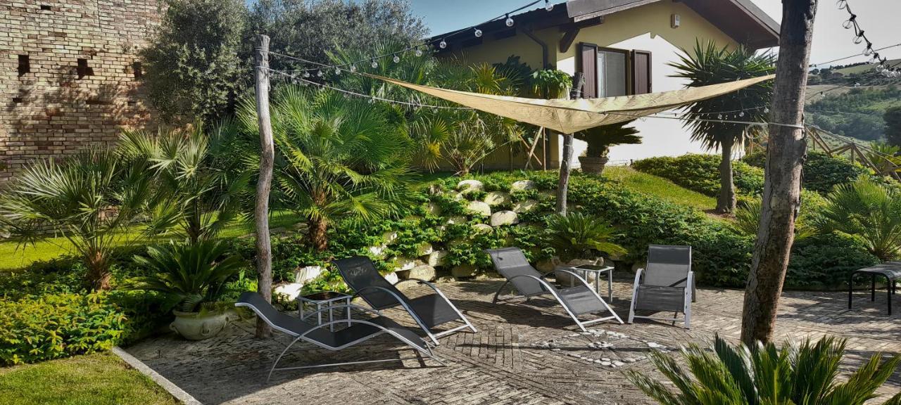 Agriturismo Tenuta Santa Maria Notaresco エクステリア 写真