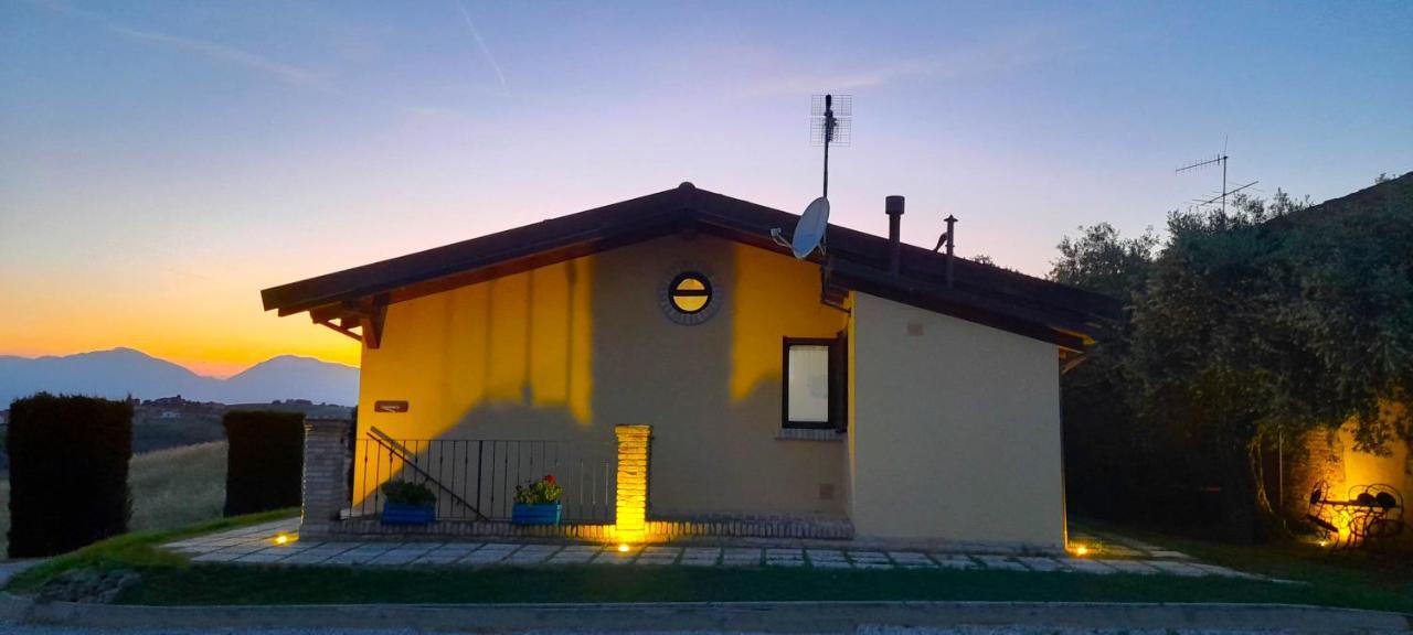 Agriturismo Tenuta Santa Maria Notaresco エクステリア 写真