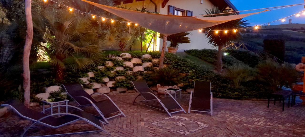 Agriturismo Tenuta Santa Maria Notaresco エクステリア 写真