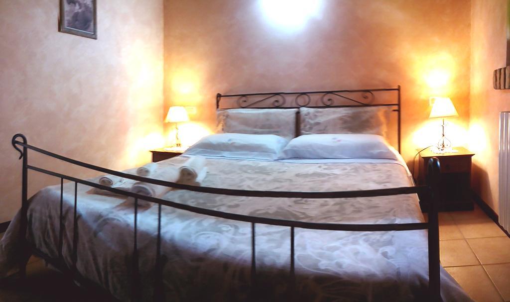 Agriturismo Tenuta Santa Maria Notaresco エクステリア 写真