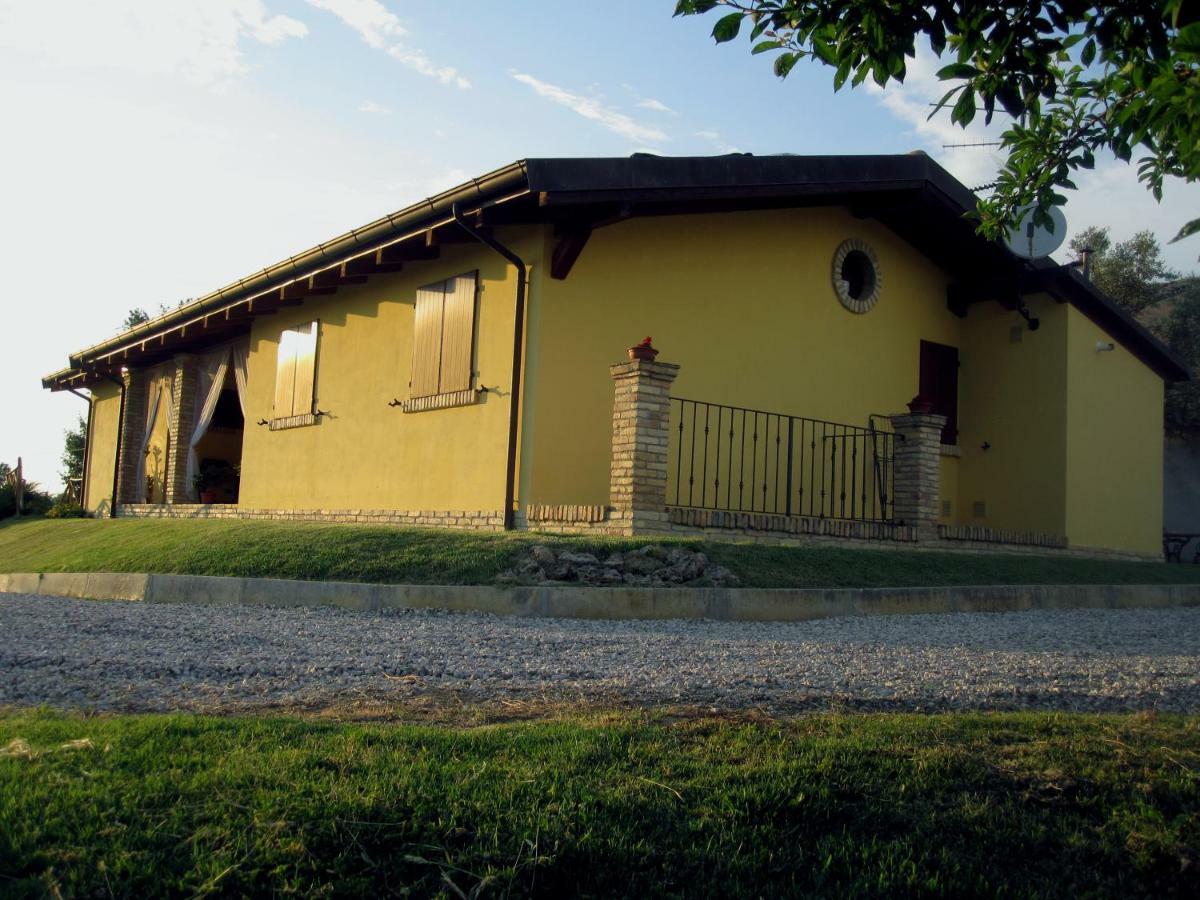Agriturismo Tenuta Santa Maria Notaresco エクステリア 写真